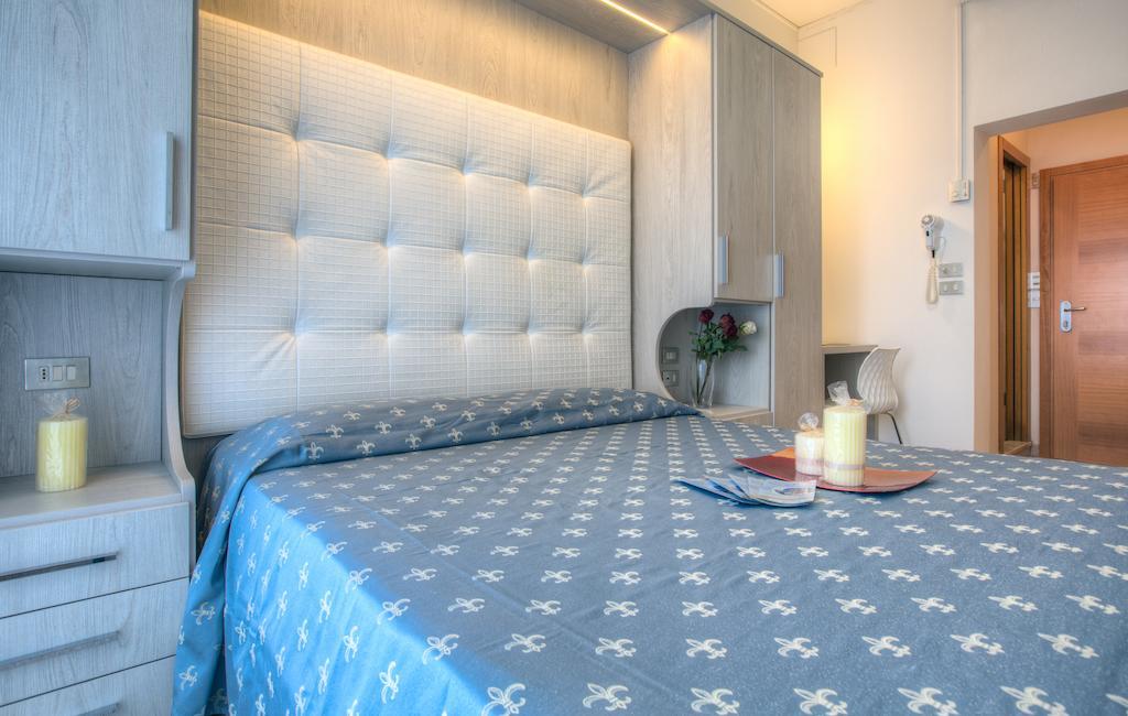 Hotel Olympia Gabicce Mare Quarto foto