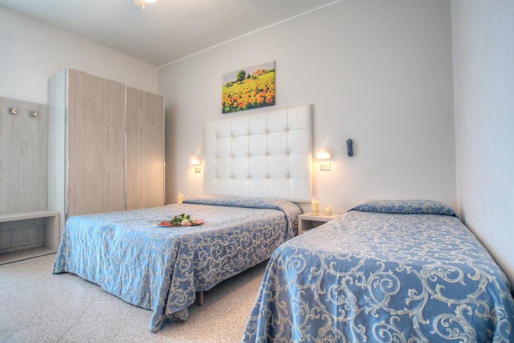 Hotel Olympia Gabicce Mare Quarto foto