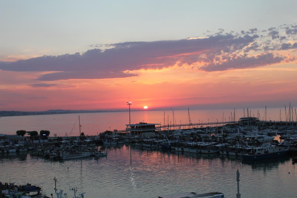 Hotel Olympia Gabicce Mare Quarto foto